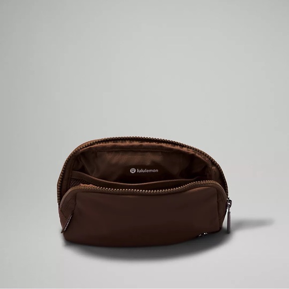 Lululemon belt bag Java - Picture 4 of 6